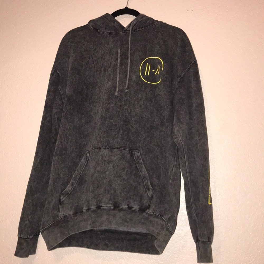 Twenty One pilots sweater